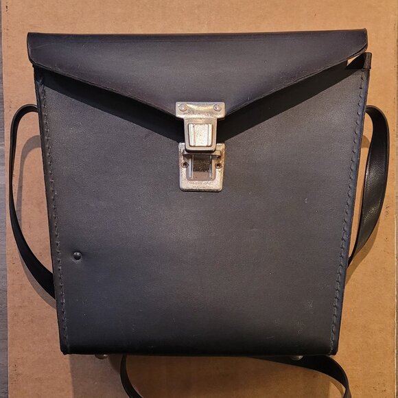 VTG Bell & Howell Director Series XL Movie Cam w/Case and Manual Not Working - Picture 10 of 12